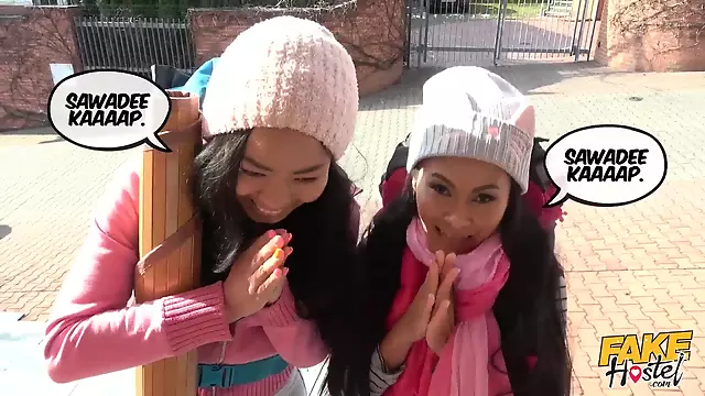 Asiatky Líbání, Krásky Asiatky, Pořádný Penis, Lizani Kundy, Líbání Na Prsou, Dlouhá Holka, Dlouhe Kozy