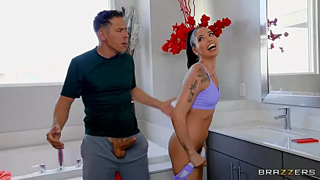Violet Starr, Vanessa Sky - Spa Night Turns Into A Hardcore Anal Threesome