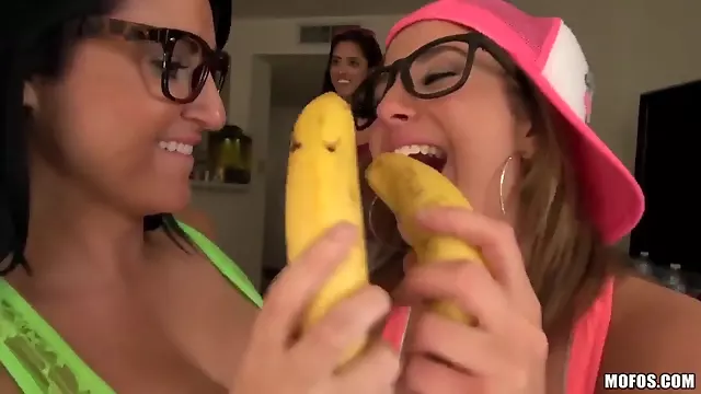 Bionda Trio, Hard Bionde, Tettona Bionda, Giovane Tettine, Adolescente Tette Naturali, Belle Tette