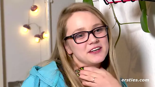 Amateur Frau, Amateure Solo, Amateur Rasieren, Blonde Amateurin Solo, Tätowierte Amateure