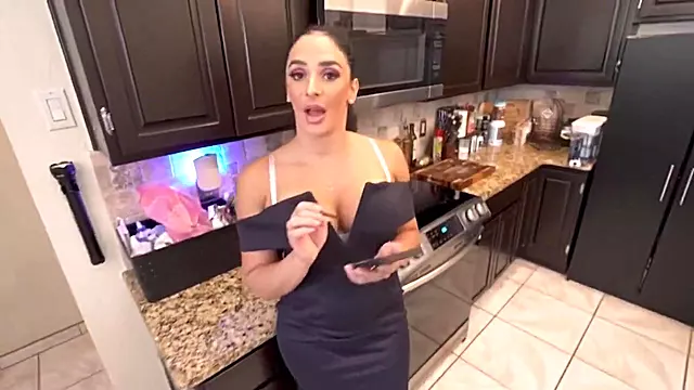 Sheena Ryder In Controlling My Stepmoms Vibrator