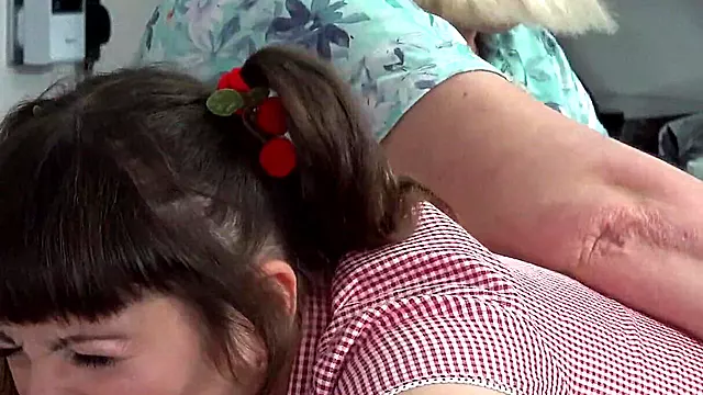 Лесбийская Пара, Молодая Пара, Лесби Наказание, Порка Лесби, Старые Лесбиянки, Лесбиянки Подростки