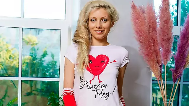 Mlade Amaterky, Prstění Prsatá, Teen Solo Velka Prsa, Blond Malá Prsa, Sexy Pradilko, Prstění Teen