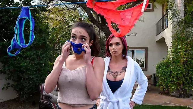 Finger In Ass Lesbians, Beraber, Mutfak Lez, Amını Yalatan, Silikon Göğüsler Tüp, Lezbiyen Milf