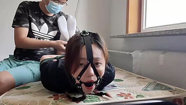 Teenager 18, Asien Bondage, Bundet Balls, Bdsm Knep, Teenager Bdsm, Bondage Kneblet, Teen Tied Op