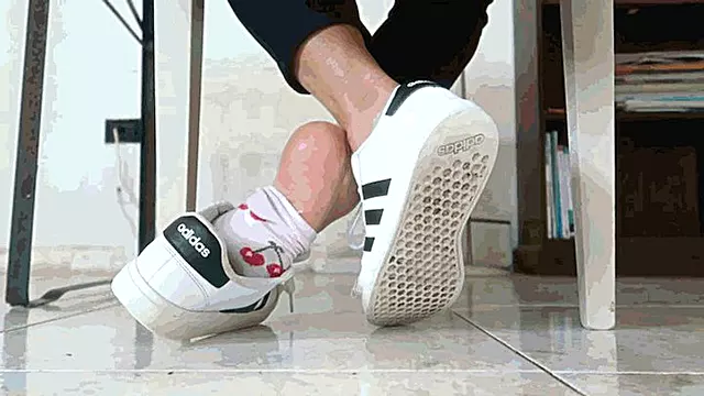 Slipping socks MP4 (1920x1080) FHD
