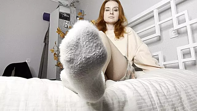 Picioare Murdare, Fetiș Murdar, Foot Domina, Femdom Femeia Domina, Laba Cu Picioru Si Ciorapi