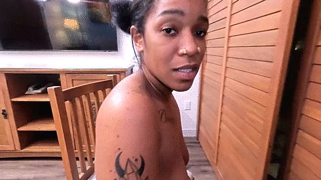 Farting Asshol, Odeur D'anus, Fetichiste Noir, Jeune Fille Cul Black, Black Nue, Vieille Noire