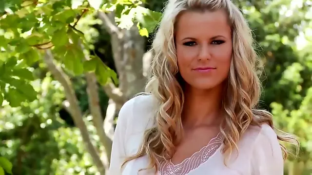 Masturbace Blondýny, Masturbace Outdoor, Sexy Pradilko, Dokonalá Masturbace, Plnostihle Blondyny