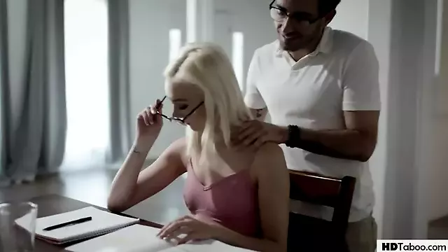 Bionde Me Cica Te Medha, Cicemadhet, Qij Gji Kar, Kari Ne Cica, Qirje Te Forta, Kari Madh, Kar I Madh Real