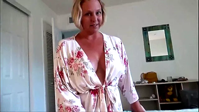Amateur Mom, Milf Tettone, Ti Piace, Massaggio Casalinga, Mamma Trio Enormi Tette, Milf Cazzo Enorme