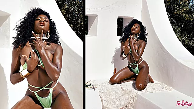 Beaute Bikini, Belle Noir, Beauté Masturbe, Branleuses Avec Bikinis, Talons Ébene, Ebene Solo