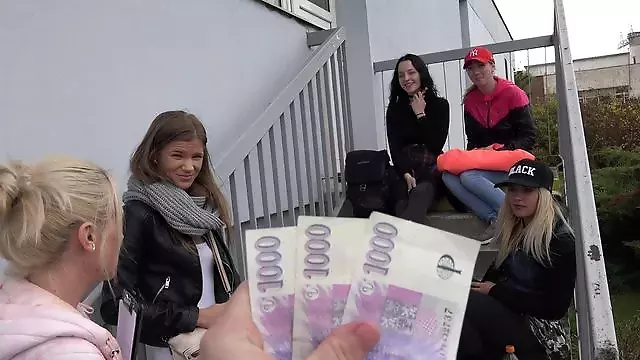 Ayaqlar, Telebelerin Seksi, Got Gozel Qiz Calansik, Seksi Şekil, Seksi Ayaqlar, Goster, Ana Bala Seksi Videosu
