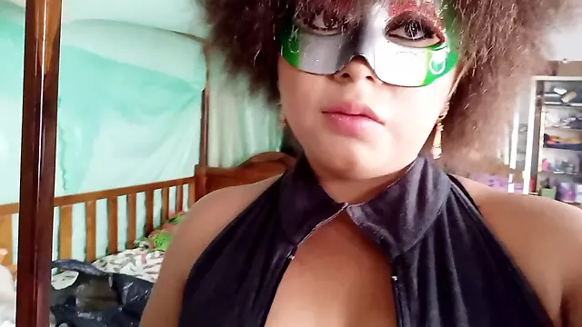 Home Video Of A Colombian Getting Dressed To Go Fuck For Pleasure In The Corner Of The City