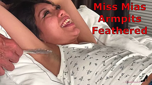 Miss Mia s Armpits Feathered - Sensual Feather Tickling