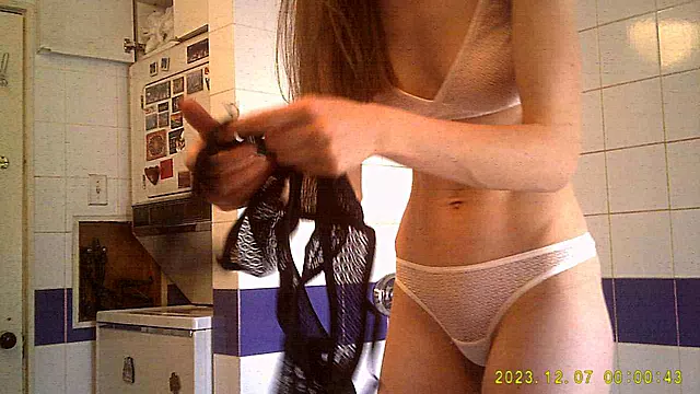 Amateur Brune, Jeune Brunette Amateur, Amatrice Masquée, Amateur Lingerie, Cam Ado Amateur