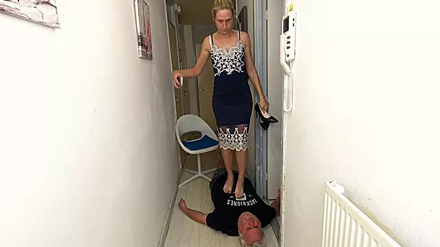 Piedi Tacchi, Calpestare Con I Piedi, Tacchi, Trampling Tacchi, Piedini
