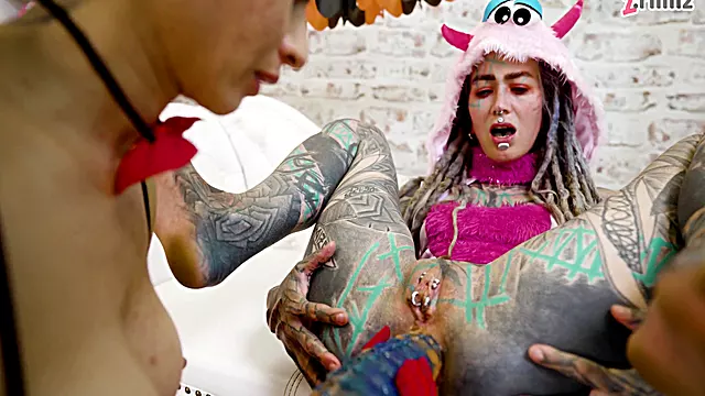 Girls Are Having Halloween Anal Hell Fun - Anuskatzz With Anuskatzz Stacy Bloom