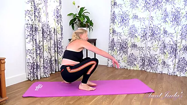 Abi Yoga Workout & Masturbation