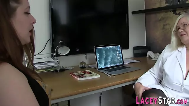 La Figa Di Nonna, Dottore Mature, Vecchie Lesbiche, Lesbiche Mature, Giocattoli Lesbiche, Dottoressa Lesbica