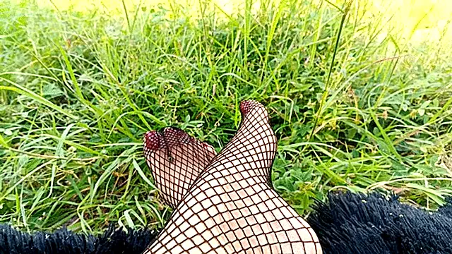 Beautiful deep arches with fishnet stockings (3)