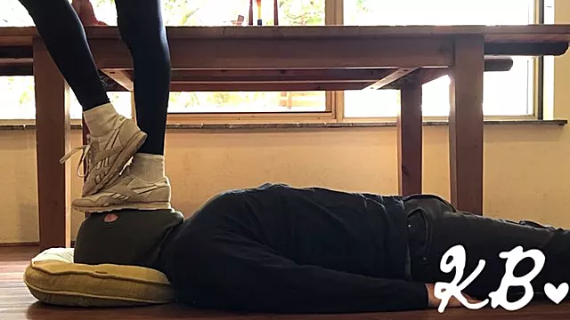 Trampling Adidasi