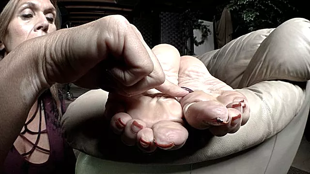 Fuss Sohlen Ficken, Milf Füsse, Füsse Zehen Sohlen, Fetisch, Alt Fussfetisch, Reife Frau, Reif Sinnlich