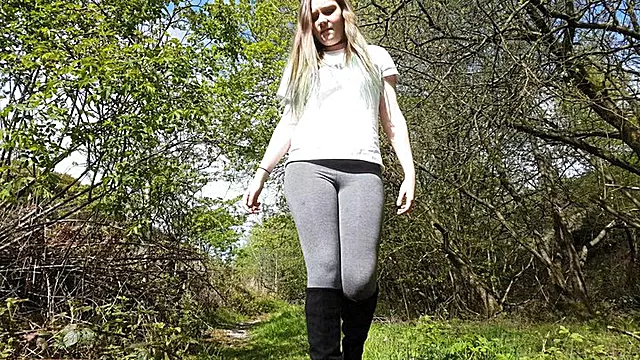 Sophie POV Trample In Boots In The Great Outdoors (4K)