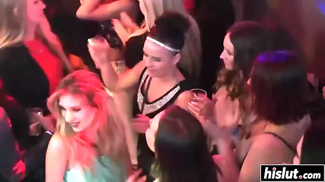 Party, Duze Pały, Ssać Swój Kogut, Obciaganie, Na Pieska, Party Orgie, Party Ssanie