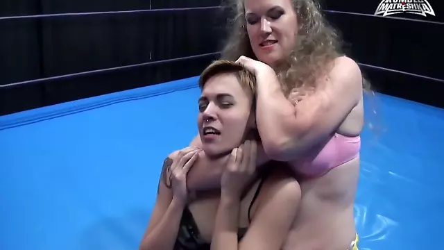 Wrestling Ženský, Tetování Blondýna, Hubené Lezbičky, Lesbičky Prsda, Kozy, Lesbičky Černovlaska