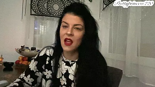 Milf Crnka, Crnka Pusi, Puse Cigare, Pušenje Cigarete, Mamare Prelepi, Slike Latina Milf, Pusenje Latinaa