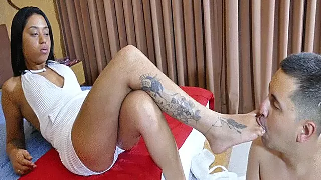 Nô Lệ Chân, Chân, Hôn Bàn Chân, Xích Cổ, Show Bàn Chân, Nô Lệ Liếm Chân, Dùng Chân Làm Tình, Me Nhieu Long Nhat Ban