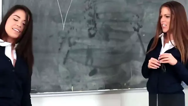 Lizanje Sa Jebanjem Trojka, Crnke Lezbejke, Mlada Crnka, Tinejdzer Lize Picku, Mlade Lezbejke