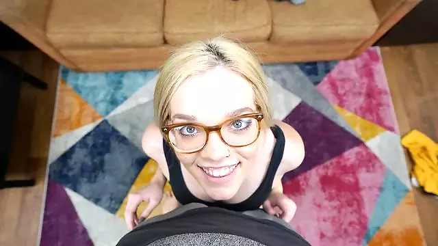 Diep Oraal, Legging, Geschoren Haar, Ts Teen Blowjob, Keel Klaar Pijpen, Legging Tiener, Blonde Tieners Strippen
