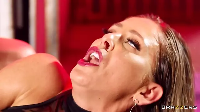 Anaal Facial, Anaal Latex, Pornoster Met Grote Tieten, Zaadlozing Gezicht, Klaarkomen Op Kont