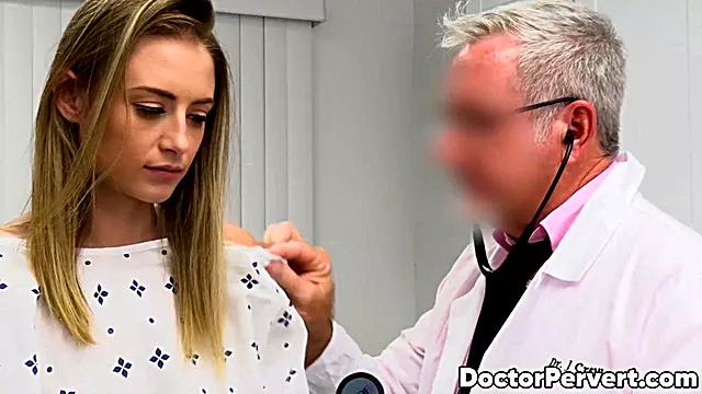 Docteur, Elle Se Fait Lecher La Chatte, Doigter Hard, Suck Naturel Dick, Vielle Jeune Exterieur