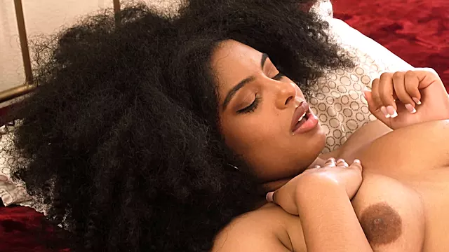 Mrdani Ebony Big Kozy, Cerne Obrovske Pero, Vytahany Černý Cecky, Černý Tupo, Černovláska Čurák
