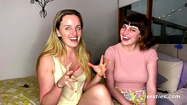 Amateur Paar, Füsse Amateur, Dicke Titten Lesben, Blondes Babe, Brünette Pärchen, Küssen Pärchen
