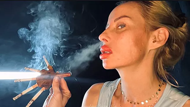 Rauchen Fetish, Rauchen Mit Halter, Sexy Lippen, Zeigt Ihre Waren, Sexy Rauchen, Rauchen, Rauchen Alte