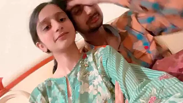 देसी भारतीय, इडियन मासूम, हिंदी बीएफ, इंडियन किस, चाटना इंडियन, भारतीय चूत, योनि चाटने Hindi, चुत चाटी
