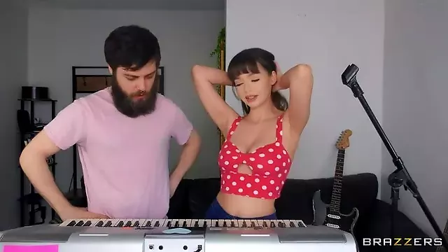 Big Tittied American Lassie Licks amp  Fucks Musician