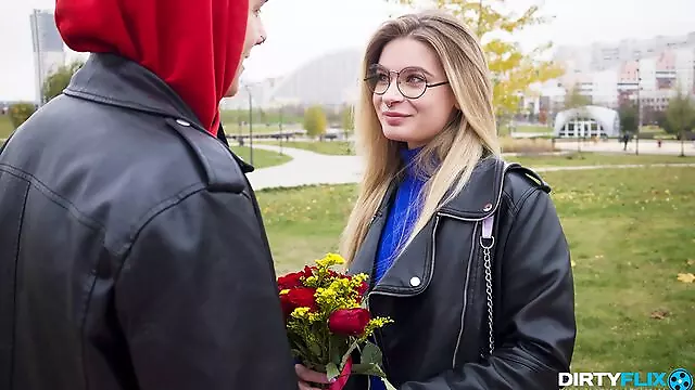 Pula Mare, Blonde Cu Tate Si Cur Mare, Pula Intre Tate, Afara Hd, Hetero, Much Cum, Cu Păr, Tate