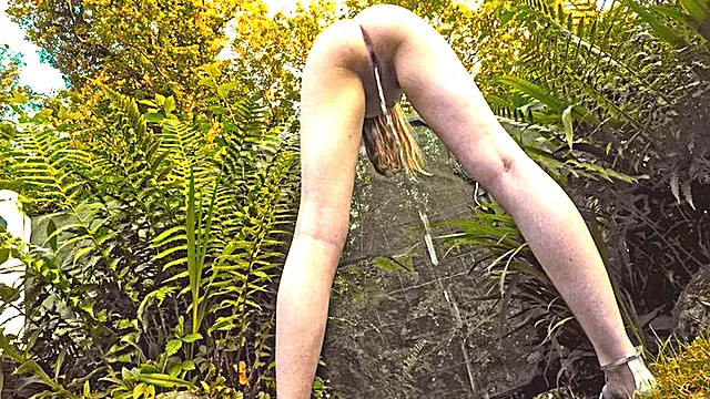 garden peas- nudist gardner girl takes a pee