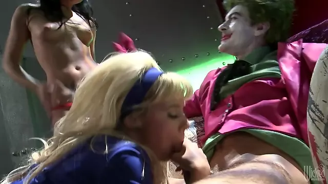 Batman XXX - A Porn Parody, Scene 3