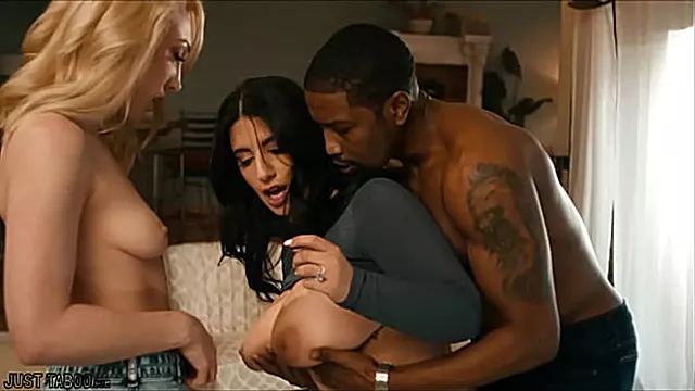 Sexy Pradilko, Dohola Píča, Černovláska Blondýna, Čurák V Kundě, Kunda, Pičky Lesbičky, Přírodní Lesby