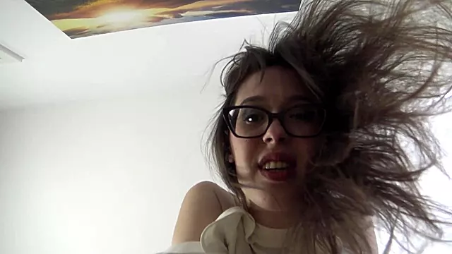 Amateur Domina, Amateur Enorme, Solitario Amateur, Jefa Folla En La Oficina, Morenas Oficina