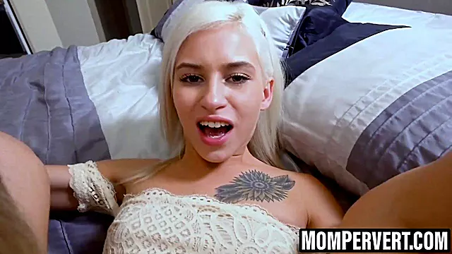 Payudara Mom, Belia Dengan Kontol Gede, Remaja Kena Zakar Besar, Tetek Kontol Gede, Dirumah Mama