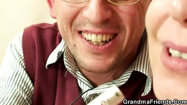 Amatuer Trekant, Blowjob Amatør, Granny Bbw Amatøre Porno, Amatør Moden, Granny Store Bruster