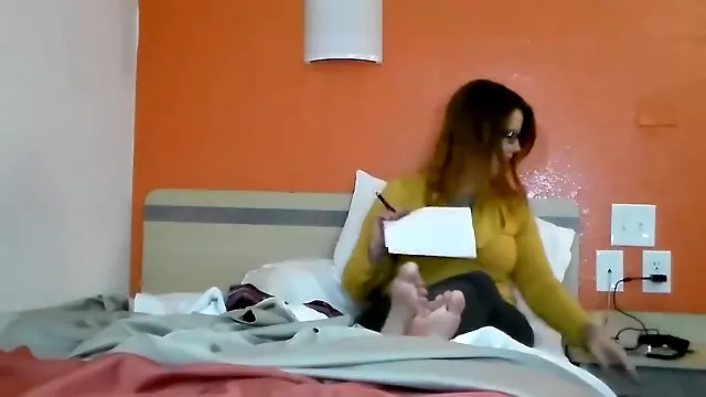 Prima Sega, Annusare Piedi, Seghe Coi Piedi, Piedi Fetish, Piedini