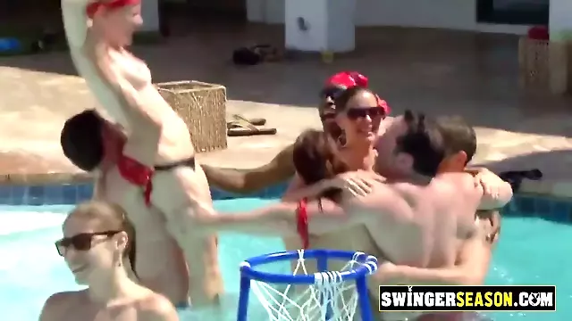 Milf Orál, Párok Hármasban, Orgia, Éret Nök, Milf Csoportos, Milf Hármas, Nudista Swinger, Felenk Swinger
